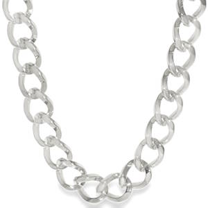 Affirmez votre style avec ce collier massif aux lignes épurées. Conçu en acier inoxydable de haute qualité, ce bijou allie la robustesse industrielle à une élégance moderne. Sa finition polie offre un éclat miroir qui capte la lumière à chaque mouvement. Mailles de type gourmette larges et aplaties, offrant un tombé parfait sur le buste.