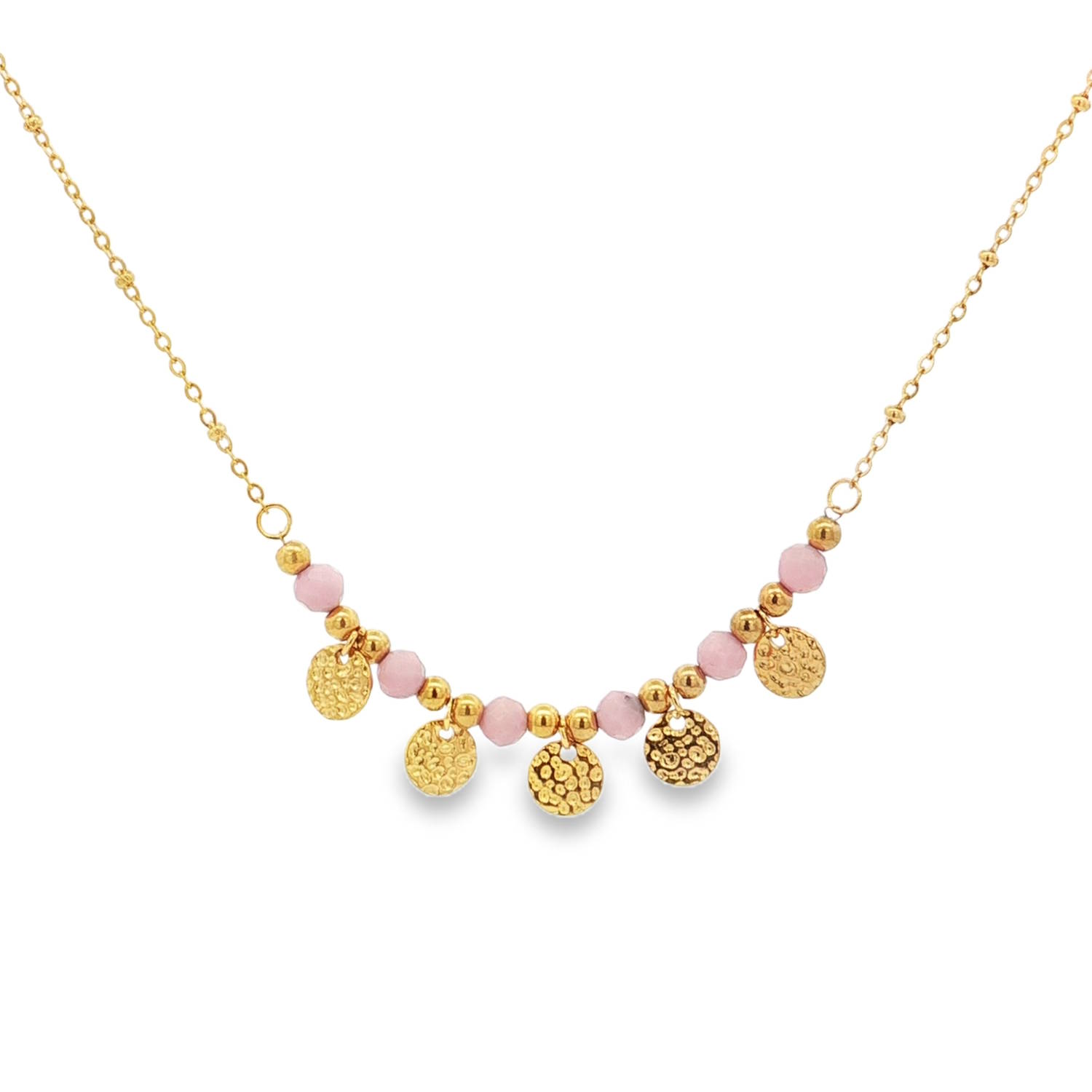 Ce collier sophistiqué en acier doré présente un agencement raffiné de perles roses. Chaque perle est soigneusement taillée en sphère lisse avec un polissage miroir exceptionnel, créant un contraste saisissant avec l'éclat de l'acier.<br/>Le design suspendu verticalement met en valeur la symétrie parfaite des gemmes et la finition impeccable de la structure.<br/>Un bijou intemporel alliant l'élégance du style charmeur à la profondeur mystérieuse des perles pour une allure luxueuse.<br/>Fermoir mousqueton avec 5 cm de rallonge. Perle Rond Adolescent Adulte Femme Fille Indémodable Ce collier sophistiqué en acier doré présente un agencement raffiné de perles roses. Chaque perle est soigneusement taillée en sphère lisse avec un polissage miroir exceptionnel, créant un contraste saisissant avec l'éclat de l'acier.<br/>Le design suspendu verticalement met en valeur la symétrie parfaite des gemmes et la finition impeccable de la structure.<br/>Un bijou intemporel alliant l'élégance du style charmeur à la profondeur mystérieuse des perles pour une allure luxueuse.<br/>Fermoir mousqueton avec 5 cm de rallonge. Perle Rond Adolescent Adulte Femme Fille Indémodable