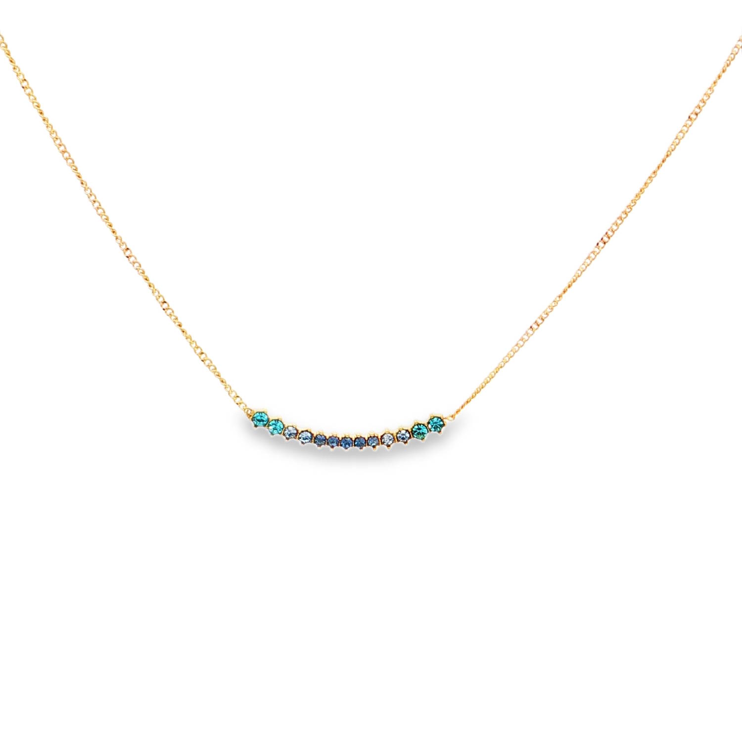 Ce collier élégant en acier doré se distingue par une chaîne, mettant en valeur un pendentif raffiné. Au cœur du design réside des strass, affichant une clarté exceptionnelle et une nuance de bleu intense. Une pièce intemporelle alliant sophistication et finesse artisanale.<br/>Fermoir mousqueton avec 5 cm de rallonge. Strass Adolescent Adulte Eté Femme Fille Printemps Ce collier élégant en acier doré se distingue par une chaîne, mettant en valeur un pendentif raffiné. Au cœur du design réside des strass, affichant une clarté exceptionnelle et une nuance de bleu intense. Une pièce intemporelle alliant sophistication et finesse artisanale.<br/>Fermoir mousqueton avec 5 cm de rallonge. Strass Adolescent Adulte Eté Femme Fille Printemps