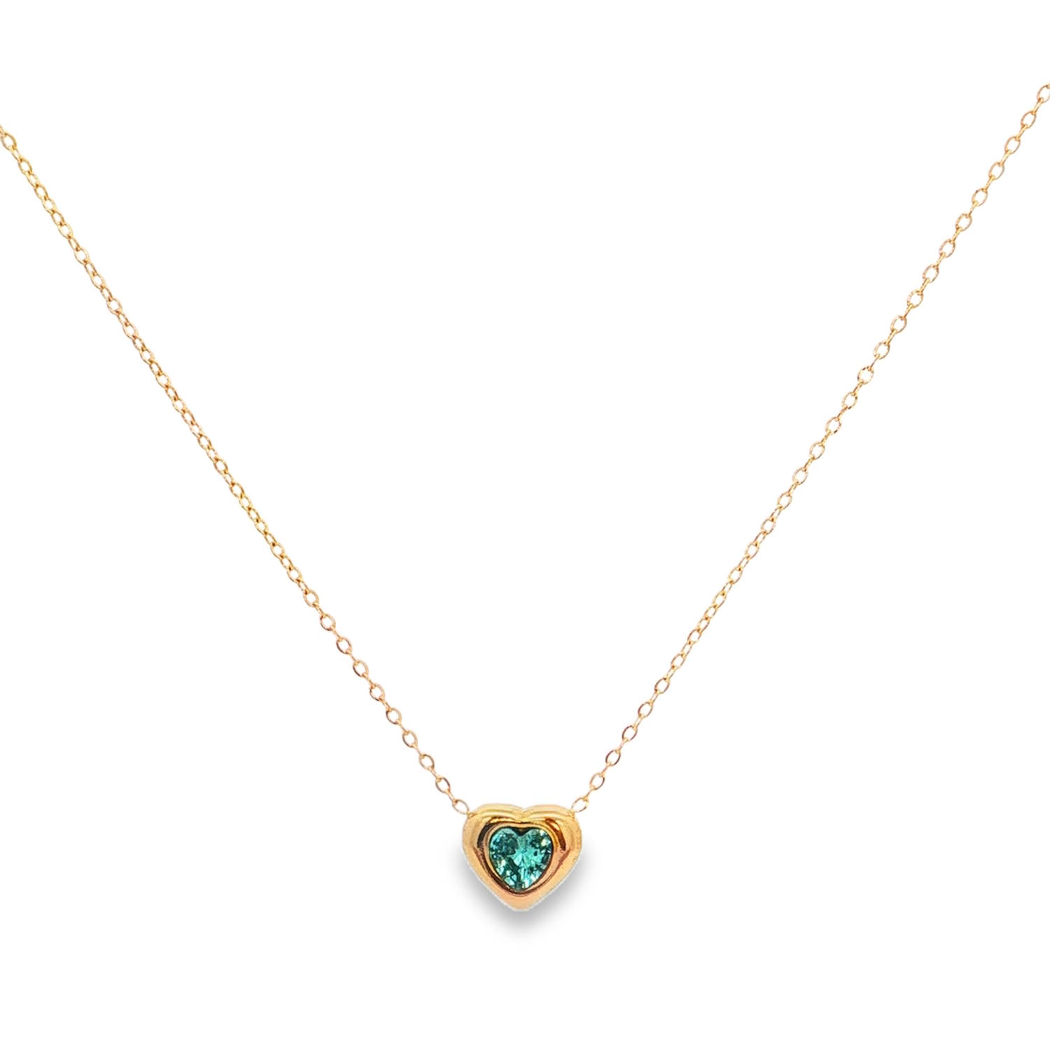 Alliant sobriété et romantisme, ce collier est une pièce intemporelle qui apporte une touche de lumière délicate à votre décolleté. Conçu pour durer, il marie la robustesse de l'acier à l'éclat raffiné du zirconium.<br/>Le collier met à l'honneur un pendentif en forme de cœur bombé, aux lignes douces et épurées. Au centre, un magnifique oxyde de zirconium taillé en forme de cœur, arborant une nuance bleu-vert émeraude profonde, rappelant la clarté des eaux tropicales.<br/>Un mousqueton sécurisé accompagné d'une chaînette d'extension, permettant d'ajuster parfaitement la taille à votre morphologie. Coeur Solitaire Adolescent Adulte Amour Femme Fille Indémodable Alliant sobriété et romantisme, ce collier est une pièce intemporelle qui apporte une touche de lumière délicate à votre décolleté. Conçu pour durer, il marie la robustesse de l'acier à l'éclat raffiné du zirconium.<br/>Le collier met à l'honneur un pendentif en forme de cœur bombé, aux lignes douces et épurées. Au centre, un magnifique oxyde de zirconium taillé en forme de cœur, arborant une nuance bleu-vert émeraude profonde, rappelant la clarté des eaux tropicales.<br/>Un mousqueton sécurisé accompagné d'une chaînette d'extension, permettant d'ajuster parfaitement la taille à votre morphologie. Coeur Solitaire Adolescent Adulte Amour Femme Fille Indémodable
