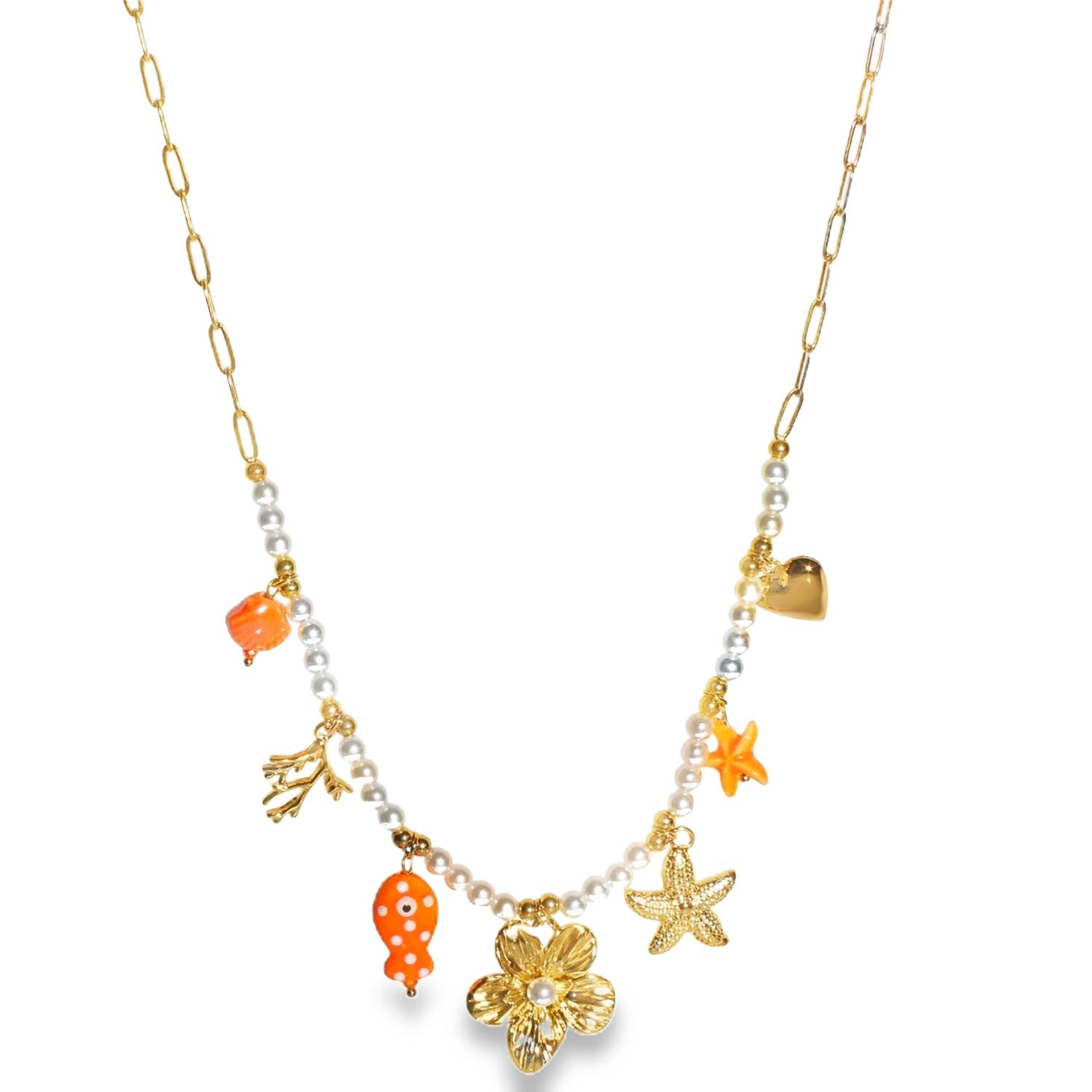 Apportez une touche de fraîcheur estivale et de poésie marine à vos tenues avec le collier Odyssée Marine. Ce bijou asymétrique et audacieux marie à la perfection l'éclat de l'acier doré, la douceur des perles nacrées et le pep's de détails colorés inspirés des fonds marins.<br/>Un délicat enfilage de petites perles blanches nacrées qui apporte une touche d'élégance intemporelle et rappelle la nacre des coquillages.<br/>Le véritable charme de ce bijou réside dans son accumulation de pendentifs minutieusement sélectionnés, évoquant les trésors de l'océan.<br/>Doté d'une chaîne de réglage avec un fermoir mousqueton permettant d'ajuster la longueur selon votre décolleté. Coeur Etoile Poisson Adolescent Adulte Amour Animaux Eté Femme Fille Fleurs Nature Printemps Apportez une touche de fraîcheur estivale et de poésie marine à vos tenues avec le collier Odyssée Marine. Ce bijou asymétrique et audacieux marie à la perfection l'éclat de l'acier doré, la douceur des perles nacrées et le pep's de détails colorés inspirés des fonds marins.<br/>Un délicat enfilage de petites perles blanches nacrées qui apporte une touche d'élégance intemporelle et rappelle la nacre des coquillages.<br/>Le véritable charme de ce bijou réside dans son accumulation de pendentifs minutieusement sélectionnés, évoquant les trésors de l'océan.<br/>Doté d'une chaîne de réglage avec un fermoir mousqueton permettant d'ajuster la longueur selon votre décolleté. Coeur Etoile Poisson Adolescent Adulte Amour Animaux Eté Femme Fille Fleurs Nature Printemps