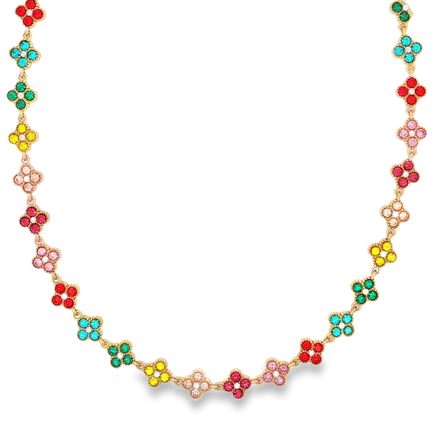 Ce collier captivant est une véritable célébration de la couleur et de la finesse. Conçu en acier inoxydable de haute qualité avec une finition dorée, il allie la durabilité du métal à l'éclat luxueux de l'or.<br/>Le bijou se compose d'une succession délicate de motifs floraux à quatre pétales, évoquant la chance et le renouveau. Chaque fleur est minutieusement sertie de cristaux étincelants, créant un rythme visuel joyeux tout autour du cou.<br/>Un mousqueton sécurisé accompagné d'une chaînette d'extension, permettant d'ajuster parfaitement la taille à votre morphologie. Strass Trèfle Adolescent Adulte Femme Fille Fleurs Indémodable Nature Ce collier captivant est une véritable célébration de la couleur et de la finesse. Conçu en acier inoxydable de haute qualité avec une finition dorée, il allie la durabilité du métal à l'éclat luxueux de l'or.<br/>Le bijou se compose d'une succession délicate de motifs floraux à quatre pétales, évoquant la chance et le renouveau. Chaque fleur est minutieusement sertie de cristaux étincelants, créant un rythme visuel joyeux tout autour du cou.<br/>Un mousqueton sécurisé accompagné d'une chaînette d'extension, permettant d'ajuster parfaitement la taille à votre morphologie. Strass Trèfle Adolescent Adulte Femme Fille Fleurs Indémodable Nature
