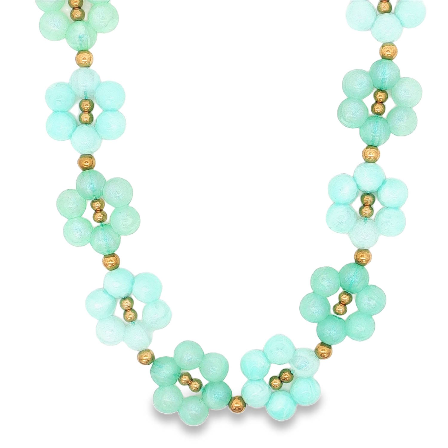 Apportez une touche de douceur et de poésie à votre tenue avec ce collier au design floral délicat. Conçu pour capturer l'essence de la légèreté, ce bijou se distingue par son jeu de couleurs rafraîchissantes et ses finitions soignées.<br/>Le collier est composé d'une succession de fleurs stylisées, formées par des perles d'un bleu menthe givré à la texture subtilement scintillante.<br/>Le cœur de chaque fleur et les billes de séparation arborent une finition dorée éclatante, créant un contraste chic avec les tons pastel des perles.<br/>Un mousqueton sécurisé accompagné d'une chaînette d'extension, permettant d'ajuster parfaitement la taille à votre morphologie.
Perle Adolescent Adulte Eté Femme Fille Fleurs Nature Printemps Apportez une touche de douceur et de poésie à votre tenue avec ce collier au design floral délicat. Conçu pour capturer l'essence de la légèreté, ce bijou se distingue par son jeu de couleurs rafraîchissantes et ses finitions soignées.<br/>Le collier est composé d'une succession de fleurs stylisées, formées par des perles d'un bleu menthe givré à la texture subtilement scintillante.<br/>Le cœur de chaque fleur et les billes de séparation arborent une finition dorée éclatante, créant un contraste chic avec les tons pastel des perles.<br/>Un mousqueton sécurisé accompagné d'une chaînette d'extension, permettant d'ajuster parfaitement la taille à votre morphologie.
Perle Adolescent Adulte Eté Femme Fille Fleurs Nature Printemps