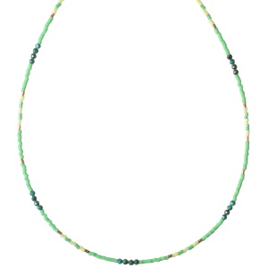 Collier composé de perles miyuki de couleur verte, de perles cylindriques en acier doré et de perles rondes de couleur verte. Fermoir mousqueton en acier doré avec 5 cm de rallonge.