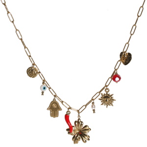 Collier composé d'une chaîne avec breloques en forme de main de Fatma, fleur, soleil, cœur martelé et de pastille ronde martelée en acier doré, d'un œil de Turquie, d'un piment en émail rouge, d'une perle d'imitation et d'une perle rouge. Fermoir mousqueton avec 5 cm de rallonge.