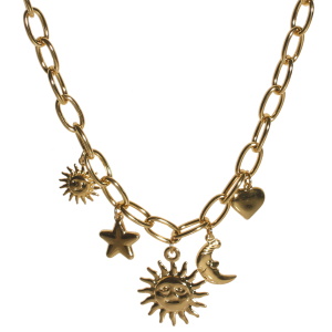 Collier composé d'une chaîne et de pendants en forme de cœur, croissant de lune, d'étoile et deux soleils avec visage en acier doré.<br/<Fermoir mousqueton avec 4 cm de rallonge.