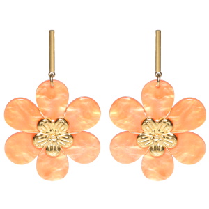 Boucles d'oreilles pendantes composées d'une barre en acier doré et d'une fleur de couleur orange surmontée d'une fleur en acier doré.