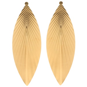 Boucles d'oreilles pendantes de forme ovale avec motifs de rayons en acier doré.