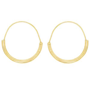 Ces magnifiques boucles d'oreilles créoles en acier doré se distinguent par une finition polie miroir exceptionnelle, offrant un éclat luxueux et intemporel. Leur design circulaire classique et leur structure tubulaire garantissent une élégance sobre et une légèreté optimale. Ces boucles d'oreilles polyvalentes sont un indispensable de toute collection de joaillerie, idéales pour sublimer chaque tenue avec un raffinement discret et prestigieux.