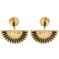Boucles d'oreilles pendantes composées de puce ronde et d'un demi rond pendant au motif d'éventail en acier doré et émail de couleur.