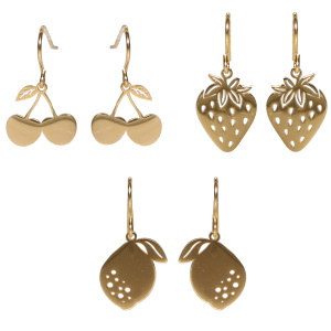 Lot de trois paires de boucles d'oreilles pendantes en forme de fraise, cerises et citron en acier doré.