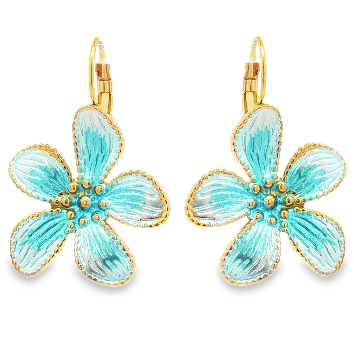 Apportez une touche de fraîcheur printanière et d'élégance vintage à votre style avec ces magnifiques boucles d'oreilles pendantes. Conçues pour capturer la lumière, elles marient avec finesse la robustesse de l'acier et la délicatesse d'un design floral.<br/>Chaque boucle présente une fleur à cinq pétales généreux, rappelant la douceur d'une pervenche ou d'un hibiscus.<br/>Le cœur des pétales arbore un dégradé de bleu turquoise et de blanc nacré, créant un effet de texture organique et un éclat lumineux.<br/>Les bordures des pétales ainsi que le pistil central sont ornés de petites billes dorées minutieuses, offrant un relief sophistiqué. Pendantes Adolescent Adulte Femme Fille Fleurs Indémodable Nature Apportez une touche de fraîcheur printanière et d'élégance vintage à votre style avec ces magnifiques boucles d'oreilles pendantes. Conçues pour capturer la lumière, elles marient avec finesse la robustesse de l'acier et la délicatesse d'un design floral.<br/>Chaque boucle présente une fleur à cinq pétales généreux, rappelant la douceur d'une pervenche ou d'un hibiscus.<br/>Le cœur des pétales arbore un dégradé de bleu turquoise et de blanc nacré, créant un effet de texture organique et un éclat lumineux.<br/>Les bordures des pétales ainsi que le pistil central sont ornés de petites billes dorées minutieuses, offrant un relief sophistiqué. Pendantes Adolescent Adulte Femme Fille Fleurs Indémodable Nature