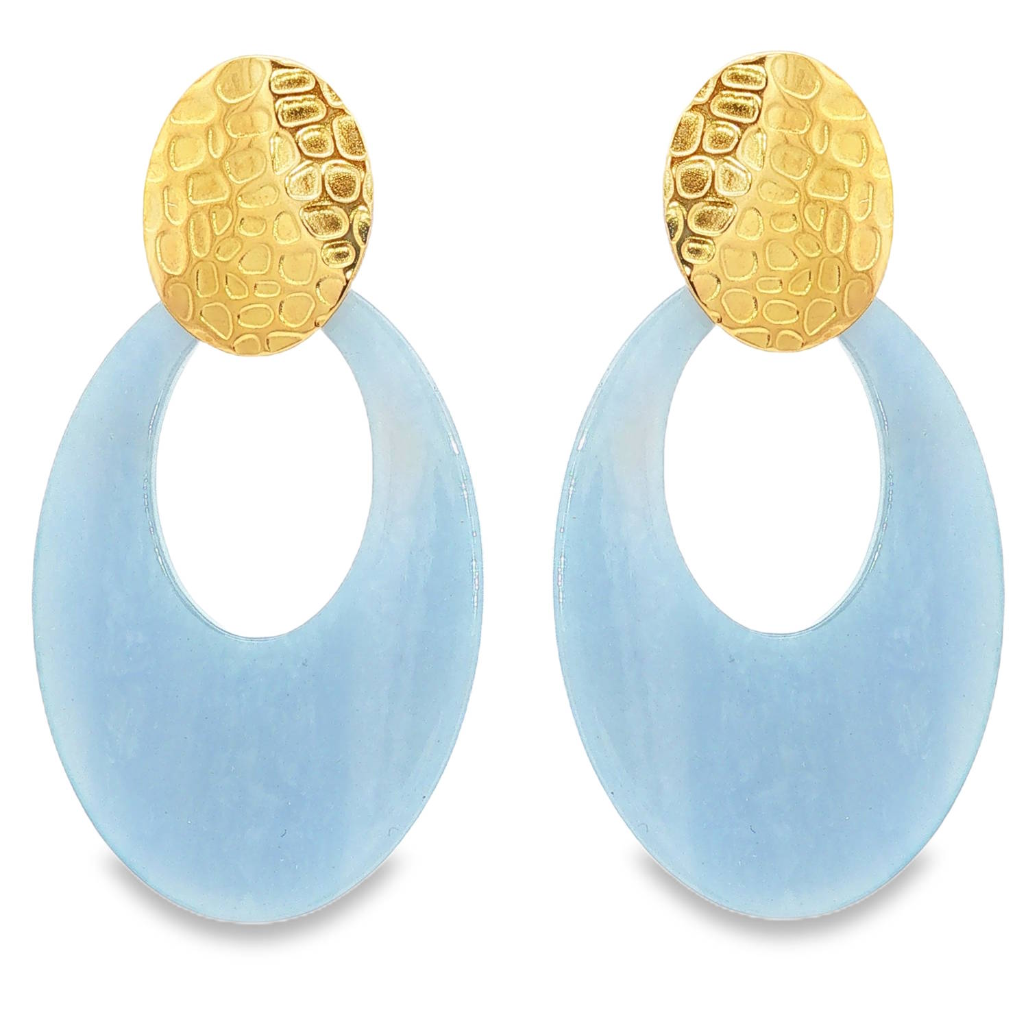 Affirmez votre style avec ces boucles d'oreilles pendantes au design contemporain et solaire. Mariant la robustesse de l'acier et la douceur des teintes pastel, elles sont l'accessoire idéal pour illuminer votre visage en toute saison.<br/>Une pastille ovale en acier inoxydable doré, travaillée avec une texture martelée artisanale. Cet effet de relief accroche la lumière à chaque mouvement pour un éclat incomparable.<br/>Un large anneau ovale évidé en résine bleu ciel à l'aspect légèrement marbré. Sa transparence délicate évoque la clarté de l'eau ou la douceur d'un ciel d'été. Ovale Pendantes Adolescent Adulte Eté Femme Fille Printemps Affirmez votre style avec ces boucles d'oreilles pendantes au design contemporain et solaire. Mariant la robustesse de l'acier et la douceur des teintes pastel, elles sont l'accessoire idéal pour illuminer votre visage en toute saison.<br/>Une pastille ovale en acier inoxydable doré, travaillée avec une texture martelée artisanale. Cet effet de relief accroche la lumière à chaque mouvement pour un éclat incomparable.<br/>Un large anneau ovale évidé en résine bleu ciel à l'aspect légèrement marbré. Sa transparence délicate évoque la clarté de l'eau ou la douceur d'un ciel d'été. Ovale Pendantes Adolescent Adulte Eté Femme Fille Printemps