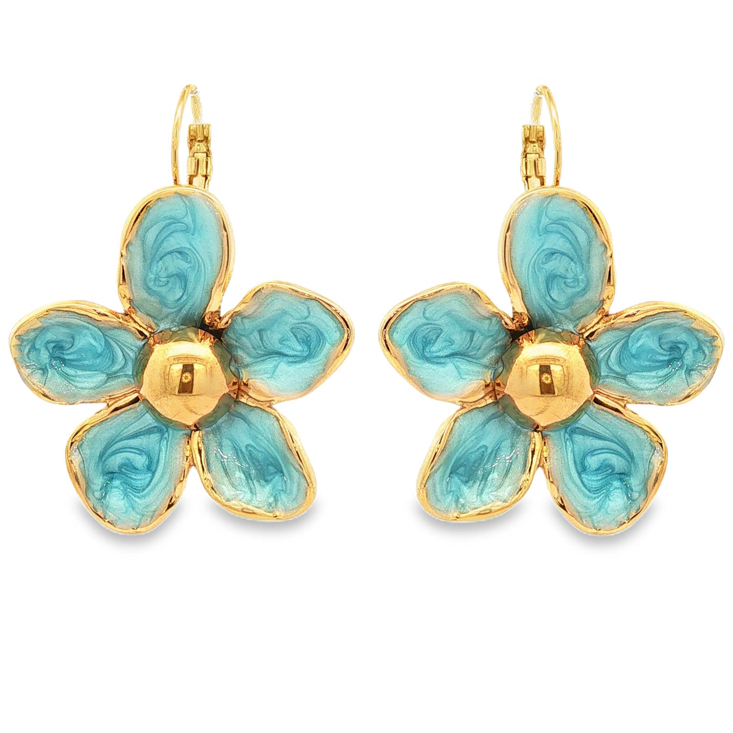 Apportez une touche de fraîcheur printanière et d'éclat à votre visage avec ces magnifiques boucles d'oreilles pendantes. Alliant la robustesse de l'acier à la délicatesse d'un design floral, elles sont l'accessoire idéal pour illuminer une tenue décontractée ou parfaire un look sophistiqué.<br/>Chaque boucle arbore une fleur à cinq pétales généreux, offrant un relief texturé qui rappelle le mouvement naturel de la flore.<br/>Les pétales sont ornés d'un émail bleu lagon aux reflets nacrés et tourbillonnants, évoquant la clarté des eaux tropicales.<br/>Le centre de la fleur est marqué par une perle en acier doré lisse et bombée, créant un contraste saisissant avec le bleu vibrant des pétales. Pendantes Adolescent Adulte Eté Femme Fille Fleurs Nature Printemps Apportez une touche de fraîcheur printanière et d'éclat à votre visage avec ces magnifiques boucles d'oreilles pendantes. Alliant la robustesse de l'acier à la délicatesse d'un design floral, elles sont l'accessoire idéal pour illuminer une tenue décontractée ou parfaire un look sophistiqué.<br/>Chaque boucle arbore une fleur à cinq pétales généreux, offrant un relief texturé qui rappelle le mouvement naturel de la flore.<br/>Les pétales sont ornés d'un émail bleu lagon aux reflets nacrés et tourbillonnants, évoquant la clarté des eaux tropicales.<br/>Le centre de la fleur est marqué par une perle en acier doré lisse et bombée, créant un contraste saisissant avec le bleu vibrant des pétales. Pendantes Adolescent Adulte Eté Femme Fille Fleurs Nature Printemps