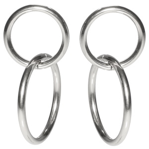 Boucles d'oreilles pendantes composées de deux cercles en acier argenté. 