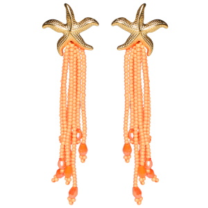 Boucles d'oreilles pendantes en forme d'étoiles de mer en acier doré avec des franges de perles de couleur orange.