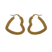 Boucles d'oreilles créoles en forme de cœur martelé en acier doré.