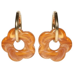 Boucles d'oreilles créoles en acier doré avec une fleur de couleur marron.