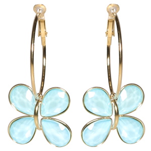 Boucles d'oreilles créoles en acier doré avec un papillon serti de cristaux de couleur bleu turquoise.