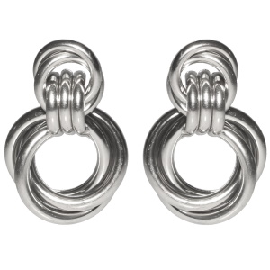 Boucles d'oreilles composées d'anneaux entrelacés en acier argenté.