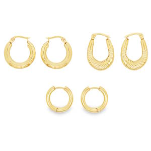 Apportez de la variété et du caractère à votre collection de bijoux avec ce lot de trois paires de créoles. Conçues en acier inoxydable de haute qualité, ces boucles d'oreilles allient durabilité, confort et élégance moderne. Ce set propose trois designs distincts pour s'adapter à toutes vos envies. Une paire texturée avec des motifs géométriques gravés qui accrochent la lumière, offrant un look à la fois vintage et audacieux. Un design ovale élégant avec un fini strié en relief, idéal pour ajouter une touche sophistiquée à une tenue de soirée ou de bureau. Une paire de petites créoles (huggies) au fini lisse et poli, parfaites pour un usage quotidien ou pour être portées en accumulation sur le même lobe.