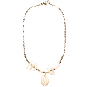 Bracelet chaîne de cheville composé d'une chaîne avec perles en acier doré, de pierres de couleur blanche et d'un coquillage cauri. Fermoir mousqueton avec 4 cm de rallonge.