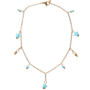 Bracelet chaîne de cheville composé d'une chaîne en acier doré avec des pendants étoiles et perles en turquoise d'imitation. Fermoir mousqueton avec 5 cm de rallonge.