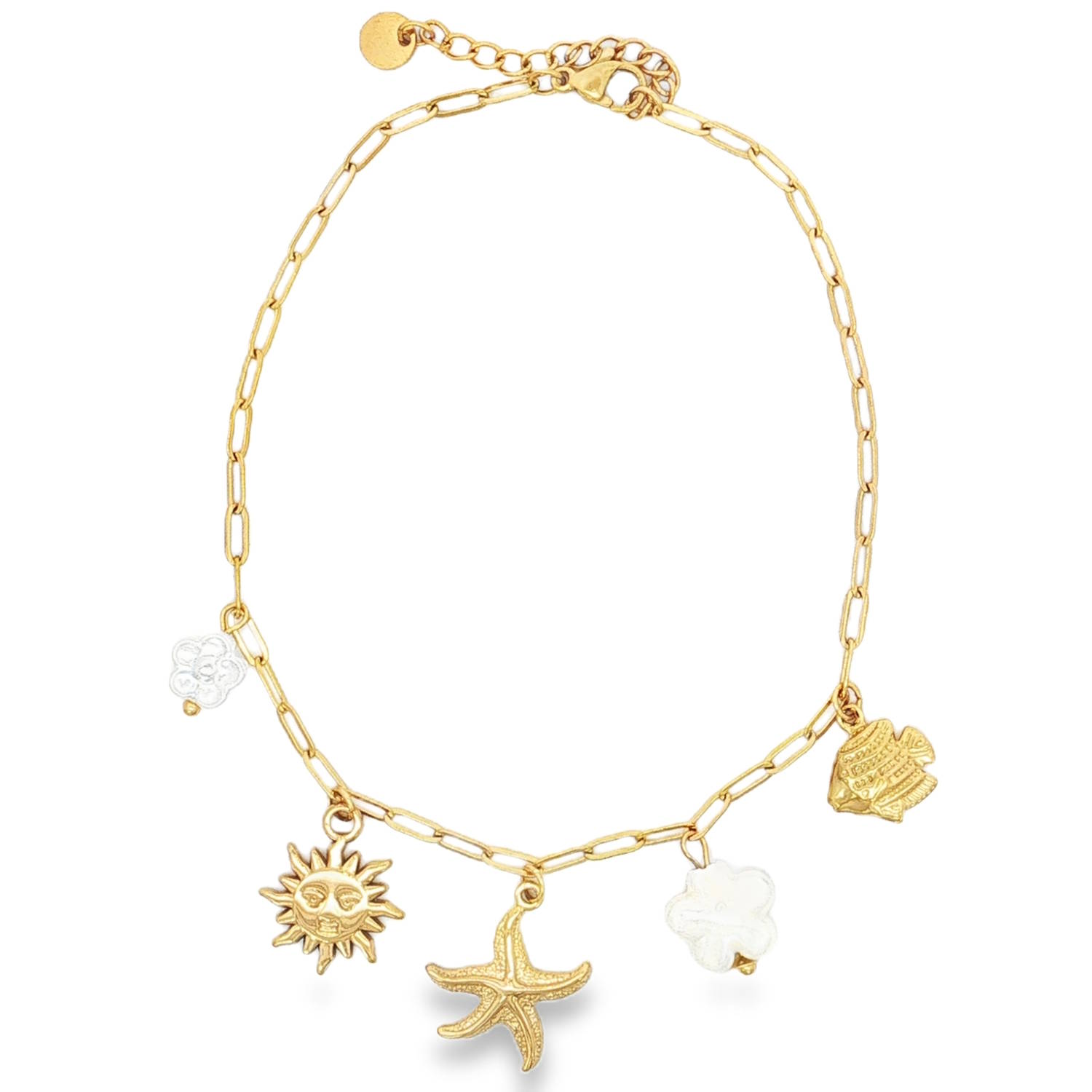 Apportez une touche de soleil et de fraîcheur à votre allure avec cette magnifique chaîne de cheville au style bohème et estival conçue en acier. Conçue pour résister à vos aventures (et aux plongeons imprévus), elle est l'accessoire indispensable pour sublimer vos jambes durant la saison chaude.<br/>Elle est ornée de cinq pampilles délicates qui capturent l'esprit des vacances.<br/>Un poisson finement gravé et une étoile de mer texturée en acier doré, accompagnés d'un soleil radieux au visage souriant.<br/>Deux perles en forme de fleurs nacrées apportent une note de pureté et de contraste.<br/>Dotée d'un fermoir mousqueton sécurisé et d'une chaînette d'extension, permettant d'ajuster parfaitement la longueur à la morphologie de votre cheville. Cheville Etoile Poisson Soleil Adolescent Adulte Animaux Eté Femme Fille Fleurs Nature Printemps Apportez une touche de soleil et de fraîcheur à votre allure avec cette magnifique chaîne de cheville au style bohème et estival conçue en acier. Conçue pour résister à vos aventures (et aux plongeons imprévus), elle est l'accessoire indispensable pour sublimer vos jambes durant la saison chaude.<br/>Elle est ornée de cinq pampilles délicates qui capturent l'esprit des vacances.<br/>Un poisson finement gravé et une étoile de mer texturée en acier doré, accompagnés d'un soleil radieux au visage souriant.<br/>Deux perles en forme de fleurs nacrées apportent une note de pureté et de contraste.<br/>Dotée d'un fermoir mousqueton sécurisé et d'une chaînette d'extension, permettant d'ajuster parfaitement la longueur à la morphologie de votre cheville. Cheville Etoile Poisson Soleil Adolescent Adulte Animaux Eté Femme Fille Fleurs Nature Printemps