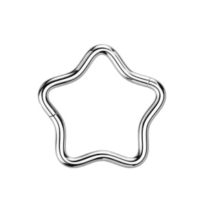 Piercing anneau en forme d'étoile en titane argenté.