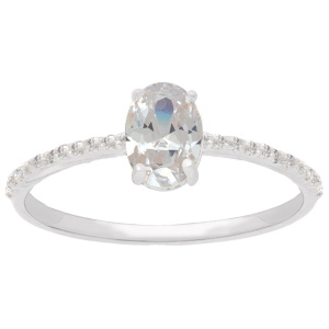 Bague en argent 925/000 rhodié pavée d'oxydes de zirconium blancs et ornée d'un oxyde de zirconium blanc serti 4 griffes.