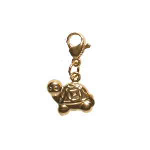 Breloque charm's en forme de tortue en acier doré. Concevez vos propres bijoux grâce à nos charm's. Ajoutez-les à vos bracelets ou colliers et apportez votre propre style et votre touche personnelle à vos bijoux.