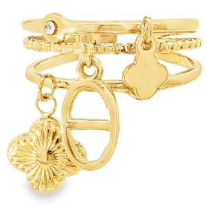 Sublimez votre collection avec cette bague en acier doré éclatant. Cette bague comprend une anneau sertie d'un strass rond de taille brillant, apportant une touche d'éclat intemporel. Confectionné avec soin, cette bague ajoute une élégance raffinée à toute tenue. Taille ajustable.