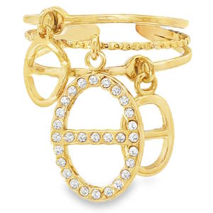 Sublime bague en acier doré, finement ouvragées pour un éclat sophistiqué. Chaque anneau, avec son design unique et ses détails scintillants, crée une harmonie parfaite. L'acier doré chaleureux rehausse l'éclat des strass taille brillant, offrant un luxe discret et intemporel. Un bijou idéal pour celles qui apprécient l'élégance subtile et personnalisée. Taille ajustable.