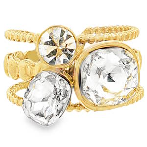 Sublime bague multi-pierres en acier doré, ornée de strass taille coussin avec un style de coupe brillant, apportant une brillance exceptionnelle. Son design unique en fait un accessoire idéal pour ajouter une touche d'éclat à votre allure. Cette bague est parfaite pour celles qui cherchent à allier élégance et originalité. Taille ajustable.