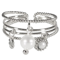 Bague multi rangs avec une pastille ronde en acier argenté, un pendant serti d'une pierre de couleur blanche et une perle d'imitation. Taille ajustable.