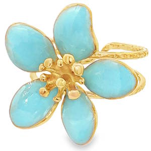 Apportez une touche de fraîcheur et de poésie à votre style avec cette magnifique bague ajustable en forme de fleur en acier doré. Conçue avec soin, elle associe l'éclat chaleureux d'une finition dorée à la douceur de l'émail pour un rendu à la fois romantique et résolument moderne. Chaque pétale est habillé d'un émail bleu azur brillant et légèrement texturé, qui capture magnifiquement la lumière pour un effet précieux et vibrant. Le cœur de la fleur est joliment texturé avec des pistils dorés en relief, captant magnifiquement la lumière. La bague dispose d'un corps ajustable (ouvert à l'arrière), permettant de l'adapter parfaitement à toutes les morphologies de doigts.