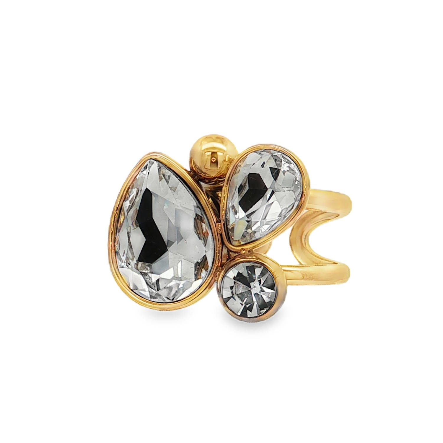 Arborez une élégance scintillante avec cette bague multi-pierres en acier doré.<br/>Un cristal taillé en poire, brillamment facetté, capture la lumière, entouré de détails raffinés.<br/>Son design unique, rehaussé par l'éclat du cristal, fait de cette bague un bijou distinctif et sophistiqué.<br/>Une composition parfaite pour sublimer votre allure.<br/>Taille ajustable. Goutte Ovale Strass Adolescent Adulte Femme Fille Indémodable Arborez une élégance scintillante avec cette bague multi-pierres en acier doré.<br/>Un cristal taillé en poire, brillamment facetté, capture la lumière, entouré de détails raffinés.<br/>Son design unique, rehaussé par l'éclat du cristal, fait de cette bague un bijou distinctif et sophistiqué.<br/>Une composition parfaite pour sublimer votre allure.<br/>Taille ajustable. Goutte Ovale Strass Adolescent Adulte Femme Fille Indémodable