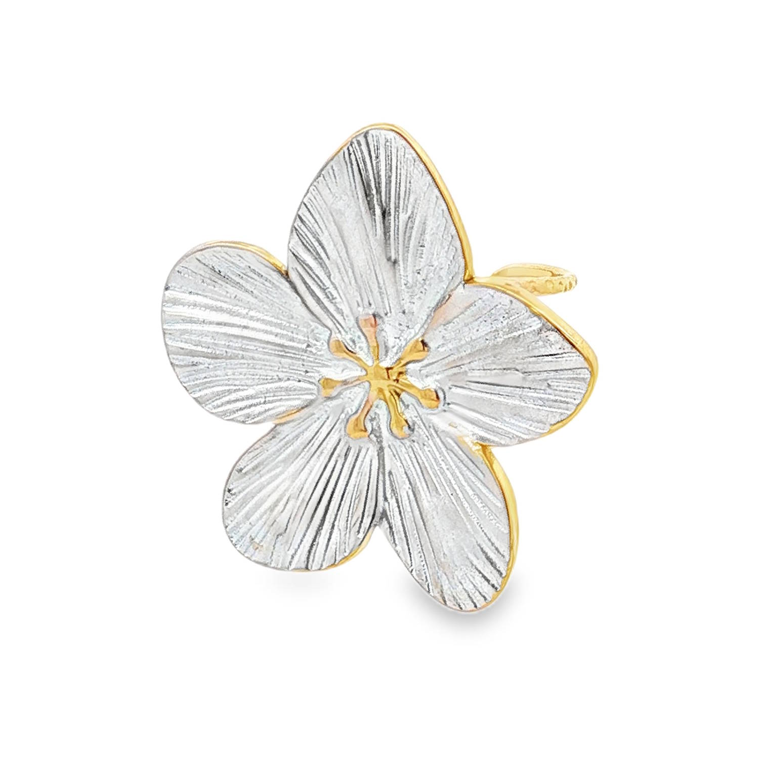 Sublime bague cocktail en acier doré, arborant un design floral raffiné.<br/>La finition bicolore argentée et dorée ajoute une touche d'élégance et de modernité.<br/>Cette bague unique est idéale pour rehausser votre style lors de vos événements spéciaux ou pour ajouter une touche de sophistication à votre tenue quotidienne.<br/>Taille ajustable. Adolescent Adulte Automne Femme Fille Fleurs Hiver Nature Sublime bague cocktail en acier doré, arborant un design floral raffiné.<br/>La finition bicolore argentée et dorée ajoute une touche d'élégance et de modernité.<br/>Cette bague unique est idéale pour rehausser votre style lors de vos événements spéciaux ou pour ajouter une touche de sophistication à votre tenue quotidienne.<br/>Taille ajustable. Adolescent Adulte Automne Femme Fille Fleurs Hiver Nature