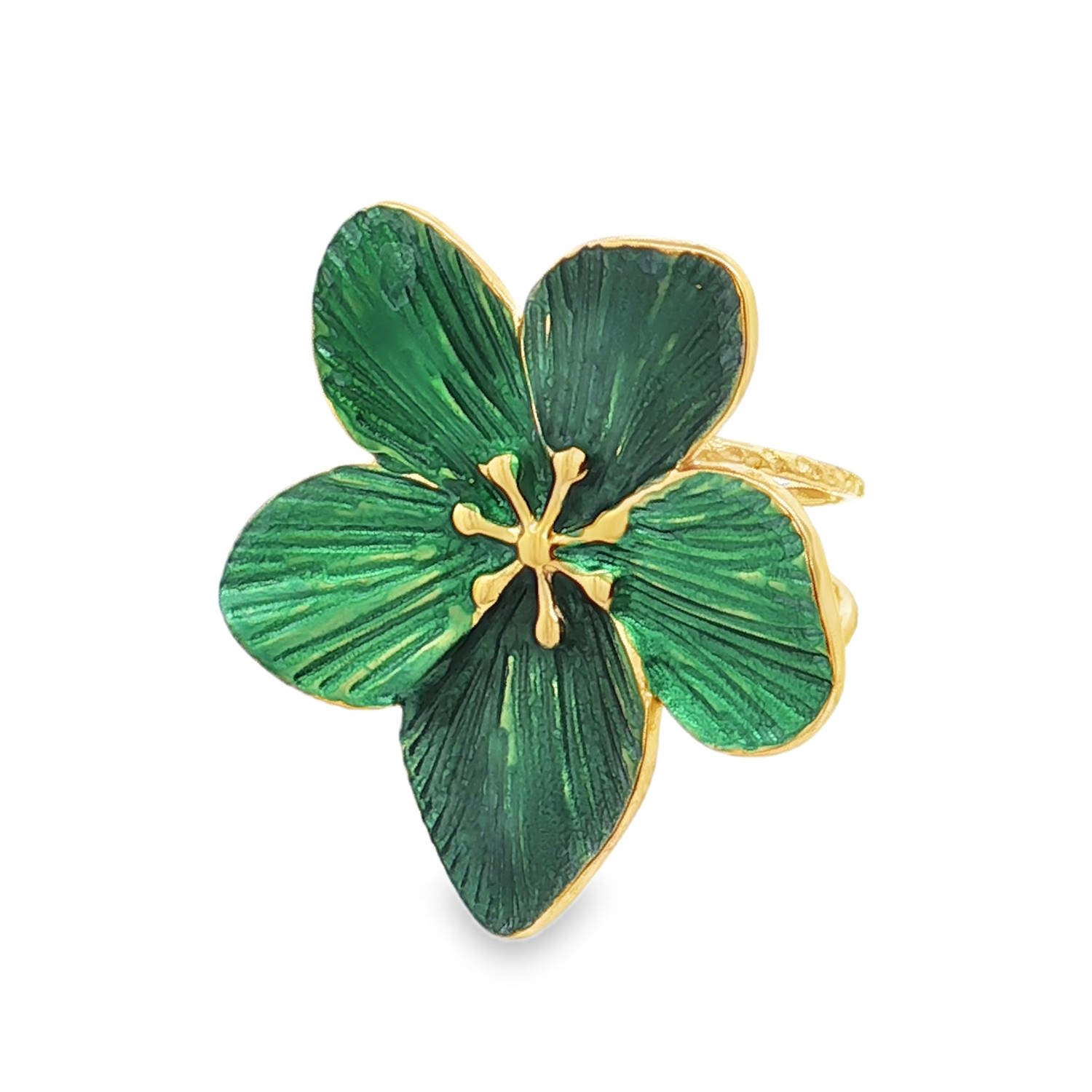 Arborez une élégance audacieuse avec cette bague cocktail, où l'éclat chaleureux de l'acier doré sert d'écrin à une fleur émaillée d'un vert profond et mystérieux.<br/>Une pièce de joaillerie remarquable, synonyme de raffinement et de caractère, idéale pour sublimer vos tenues avec une touche de couleur sophistiquée.<br/>Taille ajustable. Adolescent Adulte Automne Femme Fille Fleurs Hiver Nature Arborez une élégance audacieuse avec cette bague cocktail, où l'éclat chaleureux de l'acier doré sert d'écrin à une fleur émaillée d'un vert profond et mystérieux.<br/>Une pièce de joaillerie remarquable, synonyme de raffinement et de caractère, idéale pour sublimer vos tenues avec une touche de couleur sophistiquée.<br/>Taille ajustable. Adolescent Adulte Automne Femme Fille Fleurs Hiver Nature