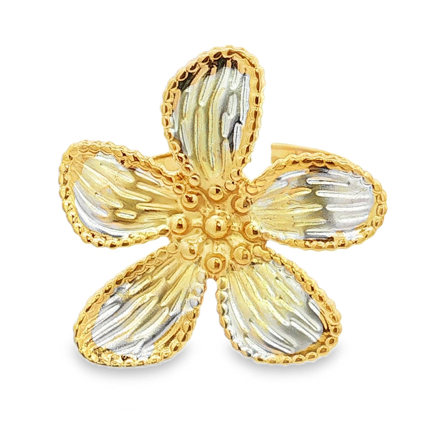 Apportez une touche de fraîcheur et de poésie à votre style avec cette superbe bague en forme de fleur. Alliant la robustesse de l'acier à la délicatesse de l'émail, ce bijou captivera tous les regards.<br/>La bague arbore une fleur épanouie à 5 pétales, finement travaillée. Chaque pétale est gravé de légères stries qui apportent du relief et une texture réaliste.<br/>L'intérieur des pétales est habillé d'un émail aux nuances argentées et nacrées, travaillé avec des effets de stries qui rappellent les nervures naturelles d'une fleur.<br/>La bague dispose d'un corps ajustable (ouvert à l'arrière), permettant de l'adapter parfaitement à toutes les morphologies de doigts. Adolescent Adulte Eté Femme Fille Fleurs Nature Printemps Apportez une touche de fraîcheur et de poésie à votre style avec cette superbe bague en forme de fleur. Alliant la robustesse de l'acier à la délicatesse de l'émail, ce bijou captivera tous les regards.<br/>La bague arbore une fleur épanouie à 5 pétales, finement travaillée. Chaque pétale est gravé de légères stries qui apportent du relief et une texture réaliste.<br/>L'intérieur des pétales est habillé d'un émail aux nuances argentées et nacrées, travaillé avec des effets de stries qui rappellent les nervures naturelles d'une fleur.<br/>La bague dispose d'un corps ajustable (ouvert à l'arrière), permettant de l'adapter parfaitement à toutes les morphologies de doigts. Adolescent Adulte Eté Femme Fille Fleurs Nature Printemps