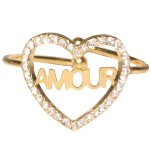 Bague en forme de cœur avec le mot AMOUR en acier doré pavée de strass. Taille ajustable.