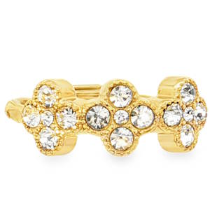 Cette bague en acier doré est ornée d'un motif floral délicat. Les cristaux incolores de taille brillant rond illuminent chaque fleur avec un éclat exceptionnel. Le métal précieux est finement travaillé, assurant une pièce à la fois élégante et durable. Parfaite pour ajouter une touche de sophistication discrète à votre collection de bijoux. Taille ajustable.