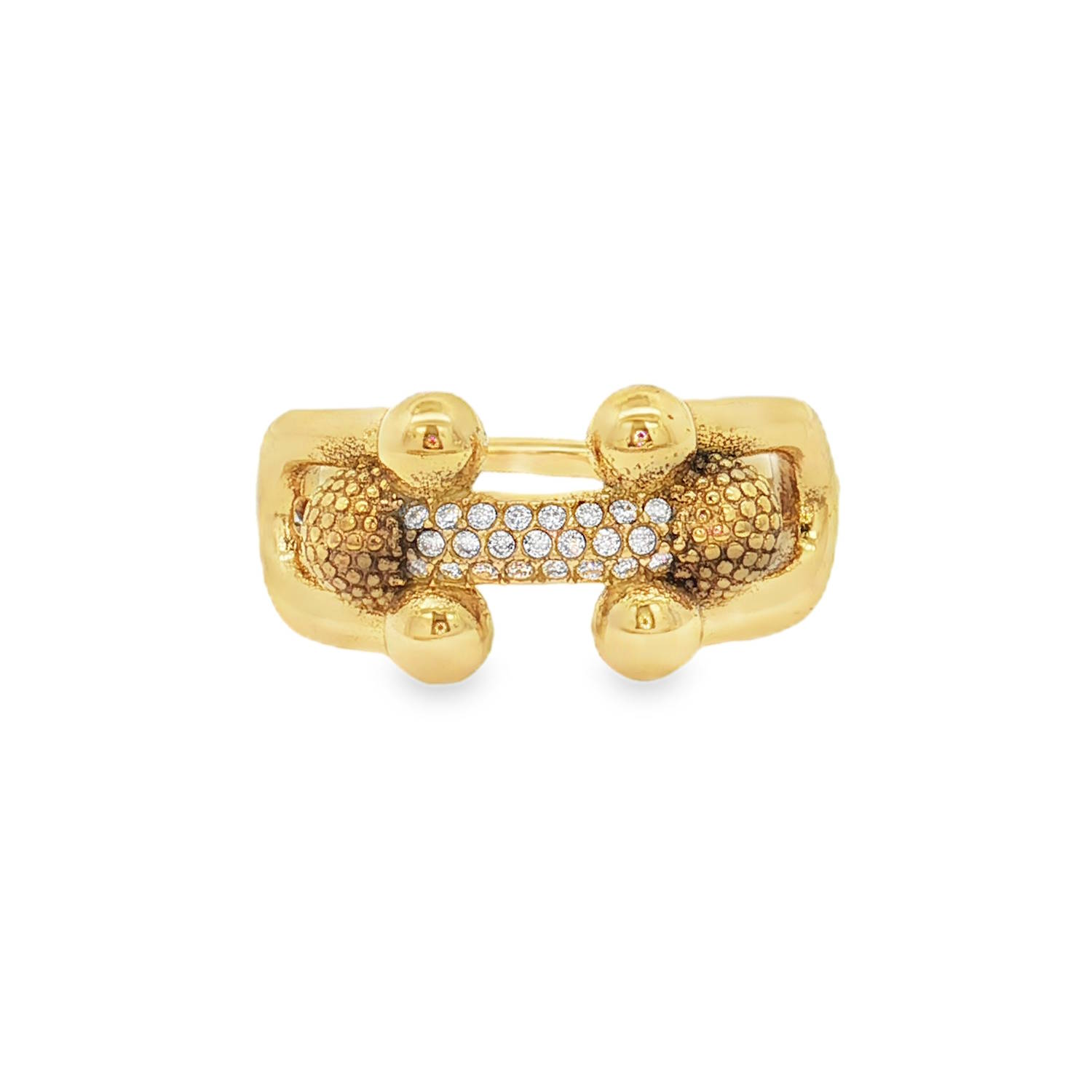 Découvrez cette bague bandeau unique en acier doré, rehaussée de cristaux taille brillant.<br/>La composition met en valeur l'éclat des pierres précieuses, captant la lumière sous tous les angles. Un bijou raffiné, symbole d'élégance et de modernité, parfait pour compléter votre collection ou offrir en cadeau.<br/>Taille unique. Strass Adolescent Adulte Femme Fille Indémodable Découvrez cette bague bandeau unique en acier doré, rehaussée de cristaux taille brillant.<br/>La composition met en valeur l'éclat des pierres précieuses, captant la lumière sous tous les angles. Un bijou raffiné, symbole d'élégance et de modernité, parfait pour compléter votre collection ou offrir en cadeau.<br/>Taille unique. Strass Adolescent Adulte Femme Fille Indémodable