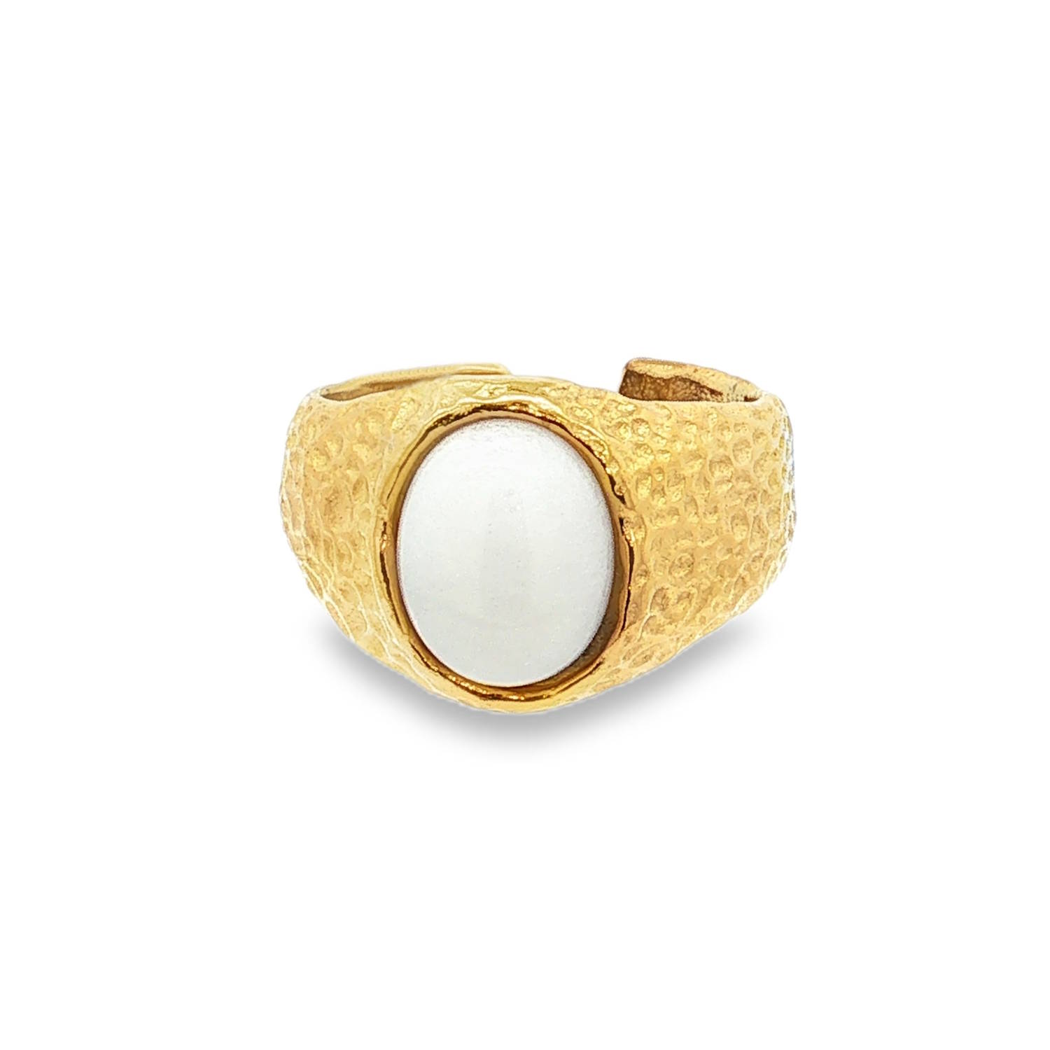 Cette bague sculpturale se distingue par son design organique et audacieux. Conçue en acier inoxydable de haute qualité, elle arbore une finition dorée à la texture martelée, rappelant l'aspect de l'or pépite ou des trésors antiques retrouvés.<br/>Au centre trône une magnifique opale blanche taillée en cabochon ovale. Sa surface lisse et bombée contraste magnifiquement avec l'aspect brut du métal.<br/>Sa structure ajustable permet de l'adapter facilement à toutes les morphologies de doigts. Ovale Adolescent Adulte Femme Fille Indémodable Cette bague sculpturale se distingue par son design organique et audacieux. Conçue en acier inoxydable de haute qualité, elle arbore une finition dorée à la texture martelée, rappelant l'aspect de l'or pépite ou des trésors antiques retrouvés.<br/>Au centre trône une magnifique opale blanche taillée en cabochon ovale. Sa surface lisse et bombée contraste magnifiquement avec l'aspect brut du métal.<br/>Sa structure ajustable permet de l'adapter facilement à toutes les morphologies de doigts. Ovale Adolescent Adulte Femme Fille Indémodable