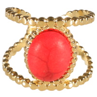 Bague en acier doré surmontée d'une pierre de couleur rouge sertie clos de forme ovale. Taille ajustable.