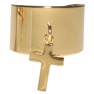 Bague large avec un pendant en forme de croix en acier doré. Taille ajustable.
