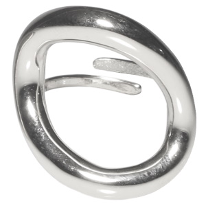 Bague en forme de cercle difforme en acier argenté. Taille ajustable.