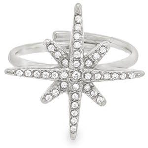 Cette bague élégante en acier argenté présente un design épuré mettant en valeur une étoile sertie de strass. Sa composition raffinée offre une symétrie parfaite et une clarté exceptionnelle, captant la lumière avec intensité. Un bijou intemporel alliant finesse artisanale et élégance moderne pour sublimer toutes les occasions. Taille ajustable.