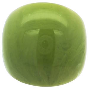 Cette bague bandeau saisissante présente une cabochon de couleur verte. Avec une finition hautement polie, cette bague bandeau a un look unique. Une bague de déclaration parfaite qui ajoute une touche de couleur à votre look. Taille 8 unique.