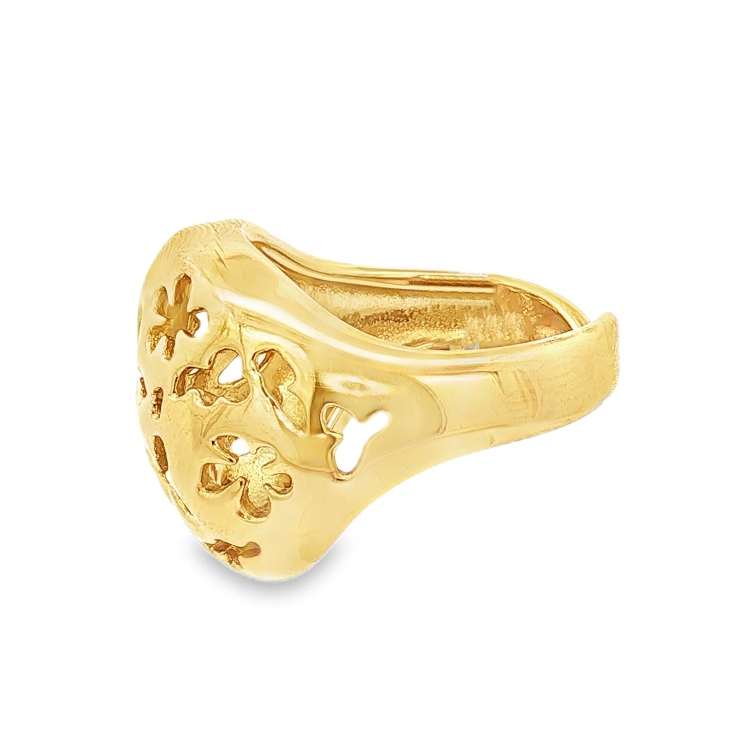 Affirmez votre style avec cette bague imposante au design artistique et organique. Conçue en acier inoxydable de haute qualité, cette pièce se distingue par son volume généreux et son travail de découpe précis.<br/>La bague présente un jeu de silhouettes ajourées représentant des fleurs et des éléments végétaux stylisés. Ces découpes laissent transparaître la peau, créant un contraste délicat avec la solidité du métal.<br/>Grâce à son anneau ouvert à l'arrière, elle s'adapte parfaitement à différentes tailles de doigts, permettant de la porter aussi bien sur l'index que sur l'annulaire selon vos envies. Adolescent Adulte Femme Fille Fleurs Indémodable Nature Affirmez votre style avec cette bague imposante au design artistique et organique. Conçue en acier inoxydable de haute qualité, cette pièce se distingue par son volume généreux et son travail de découpe précis.<br/>La bague présente un jeu de silhouettes ajourées représentant des fleurs et des éléments végétaux stylisés. Ces découpes laissent transparaître la peau, créant un contraste délicat avec la solidité du métal.<br/>Grâce à son anneau ouvert à l'arrière, elle s'adapte parfaitement à différentes tailles de doigts, permettant de la porter aussi bien sur l'index que sur l'annulaire selon vos envies. Adolescent Adulte Femme Fille Fleurs Indémodable Nature